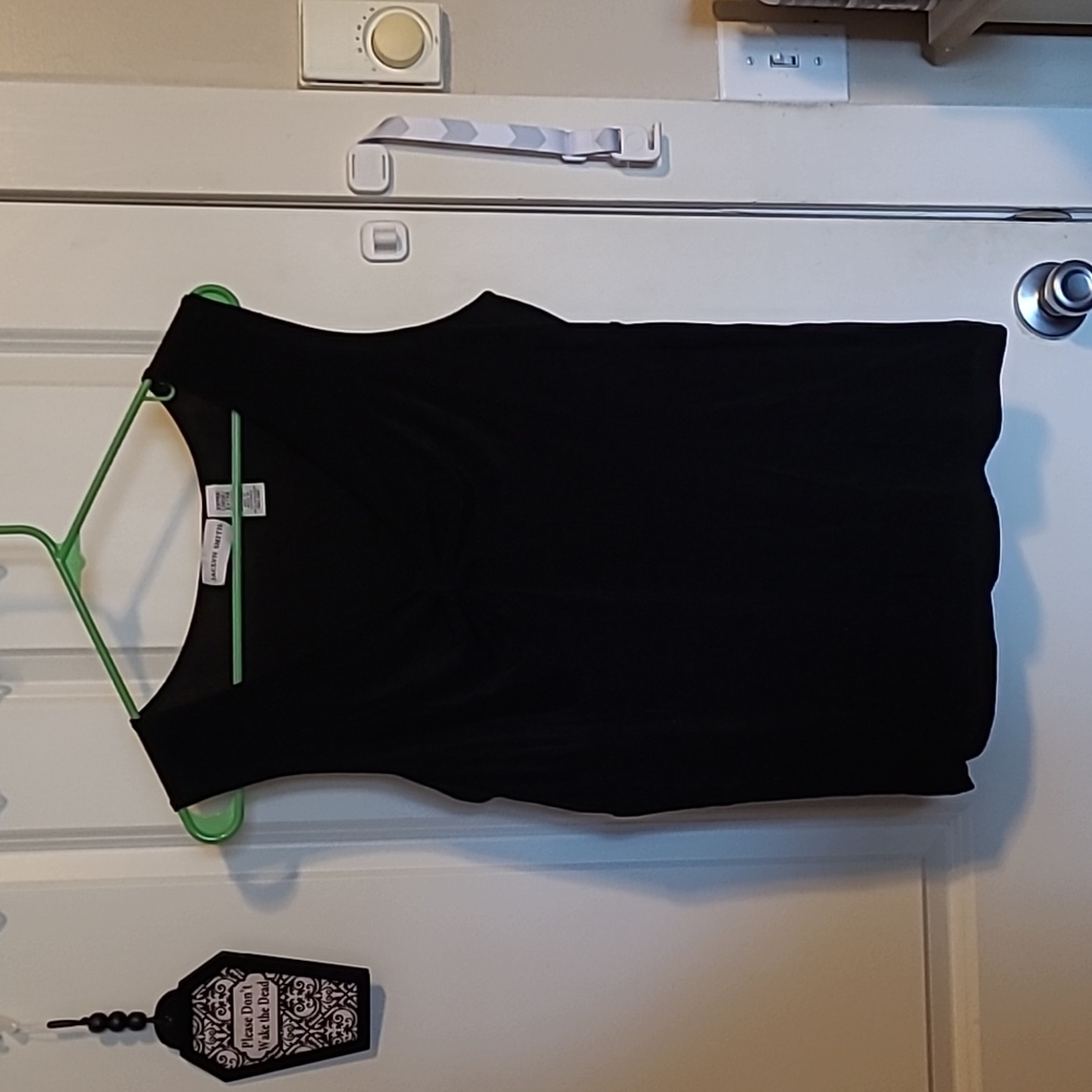 Black Jaclyn Smith sleeveless blouse